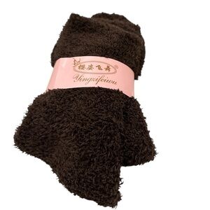 NWT Yingxifeiwu Dark Brown Fuzzy Socks Women's 5-10